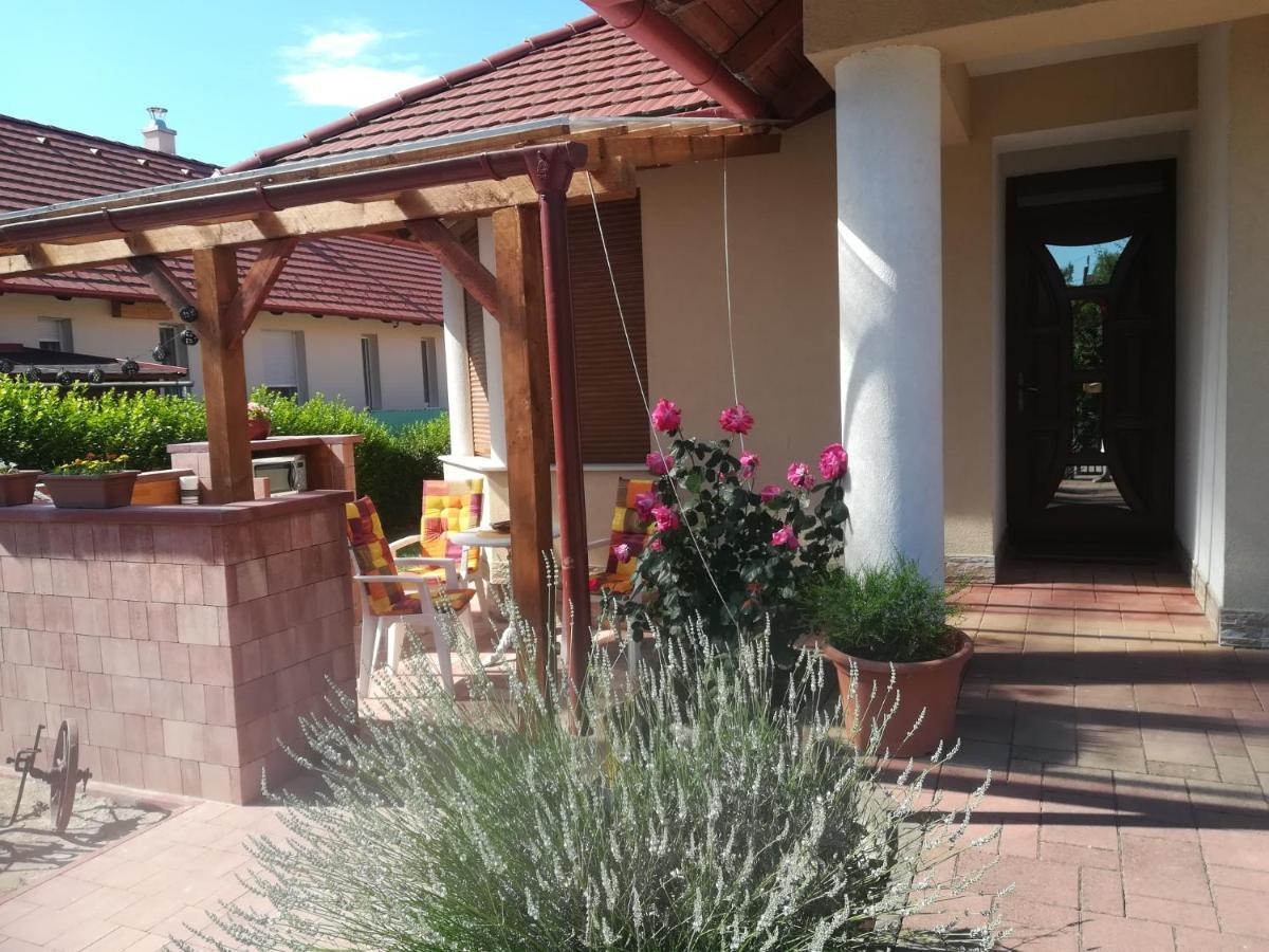 Betty Apartman Balatonfuzfo Ngoại thất bức ảnh